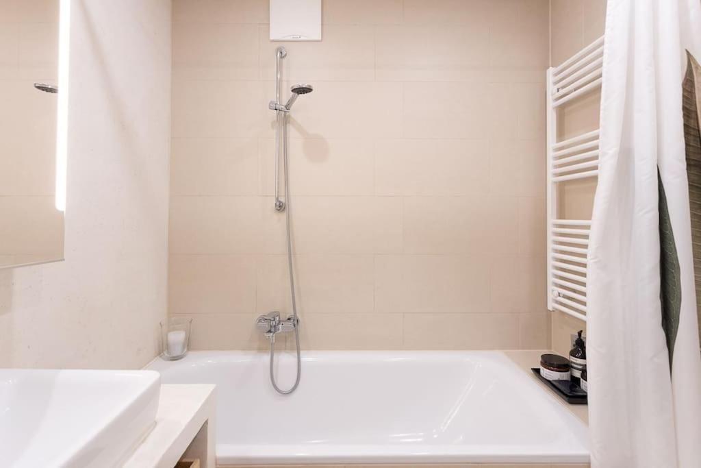 Dream Apartment - Central And Quiet With Ac And Free Parking Garage Viyana Dış mekan fotoğraf