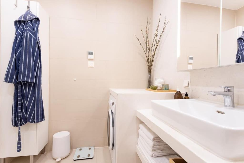 Dream Apartment - Central And Quiet With Ac And Free Parking Garage Viyana Dış mekan fotoğraf